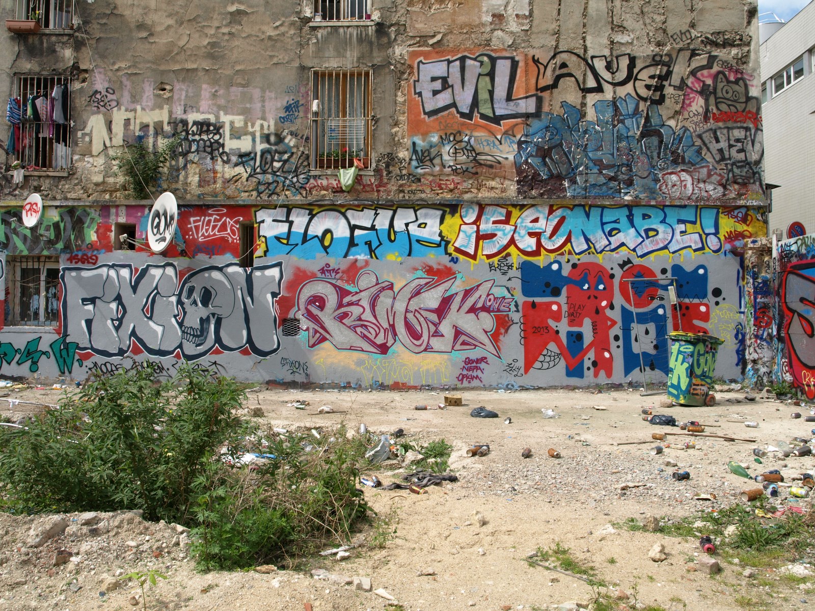 photo graffiti Paris 20éme arrondissement