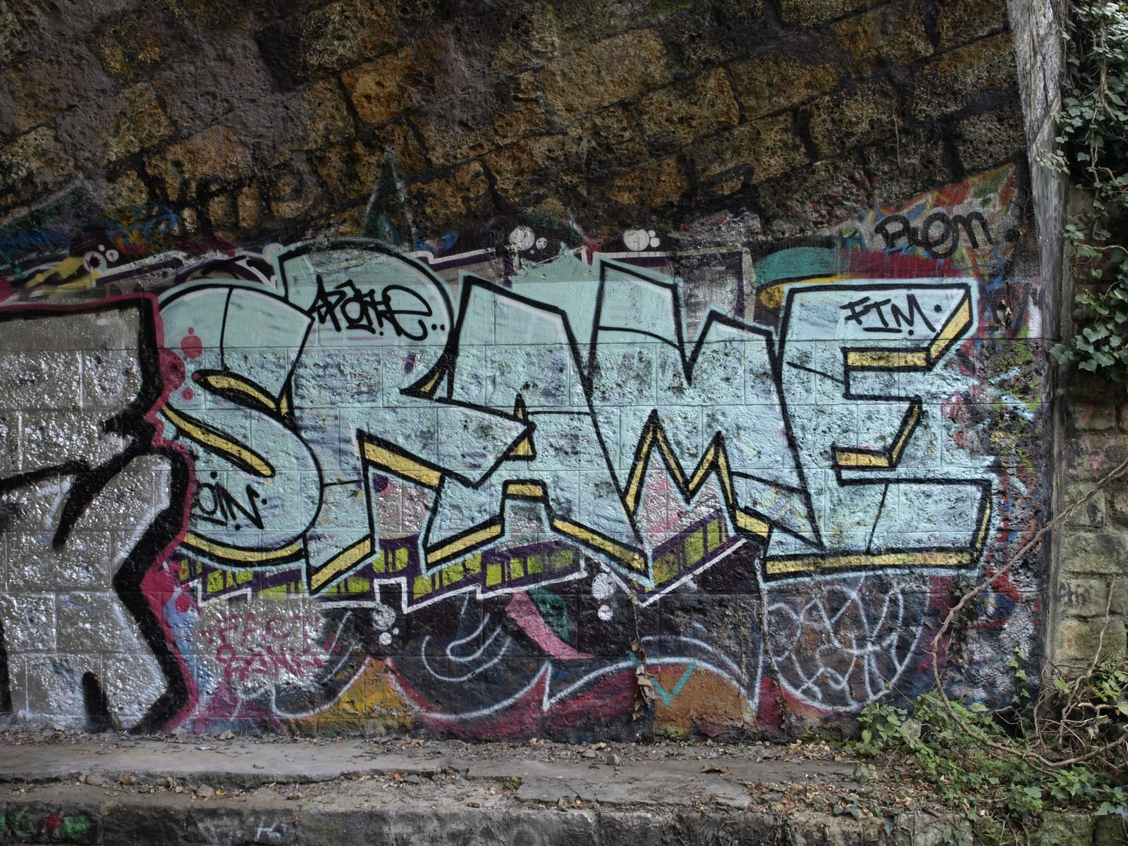 photo graffiti Paris 14éme arrondissement