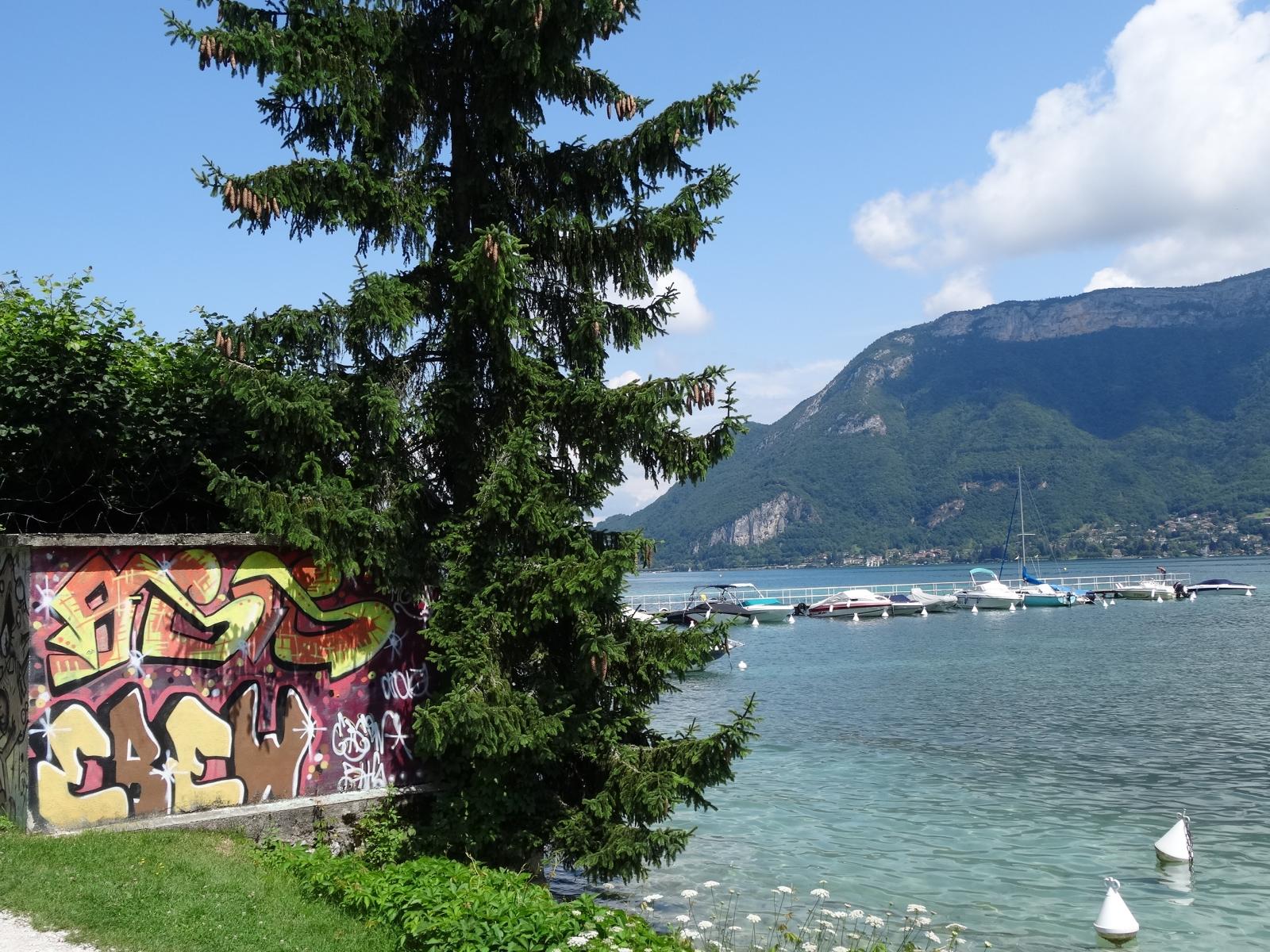 photo graffiti de Annecy