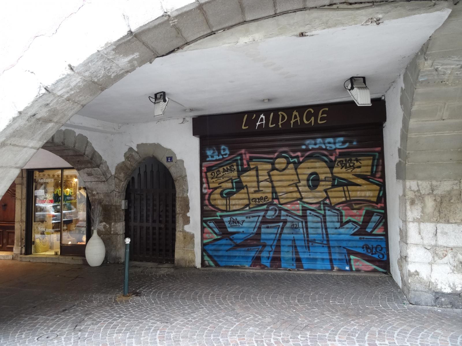 photo graffiti de Annecy