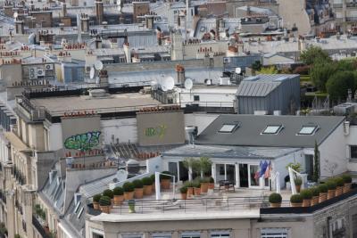 photo graffiti Paris 17eme arrondissement
